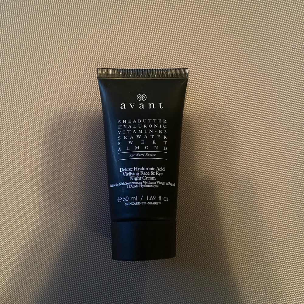 Avant deluxe hyaluronic acid vivifying face & eye night cream